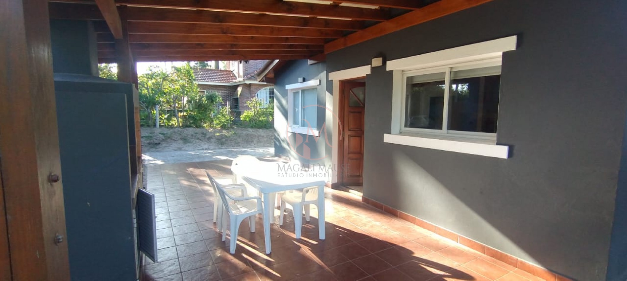 Casa minimalista en Valeria del Mar