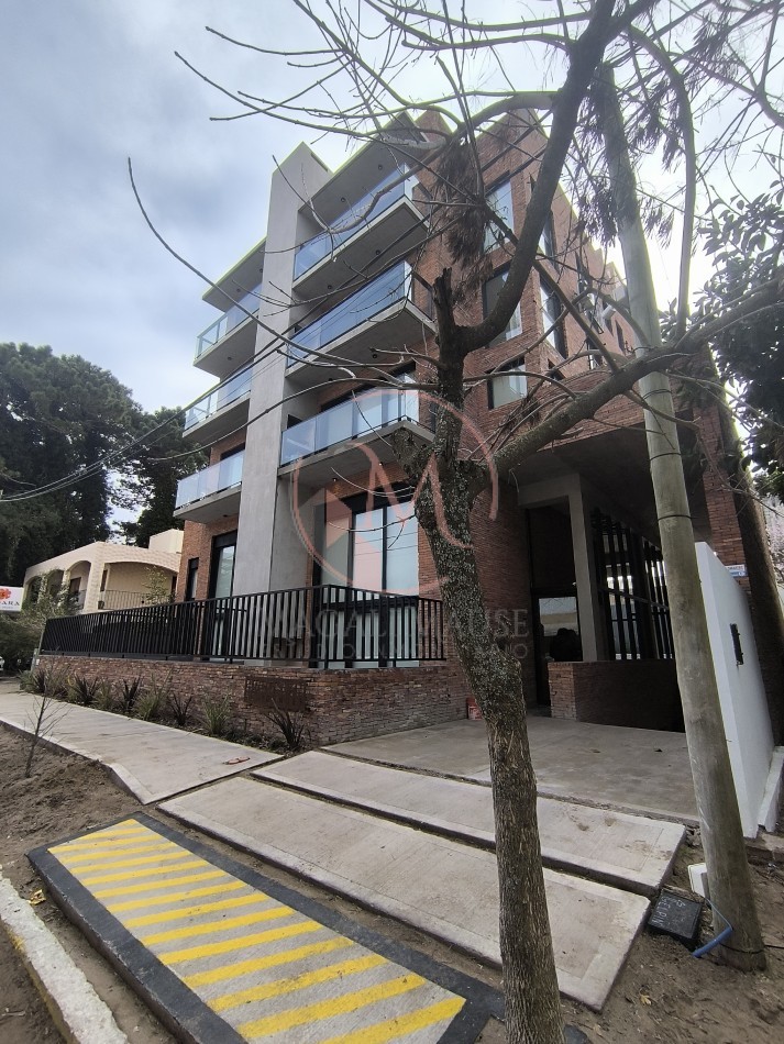 Departamento en Pinamar con Vista Panoramica, Pileta y Cochera
