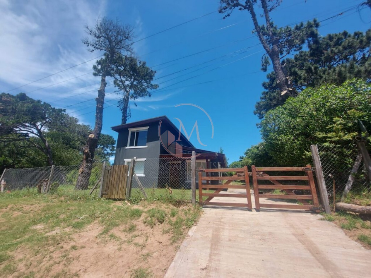 Casa minimalista en Valeria del Mar