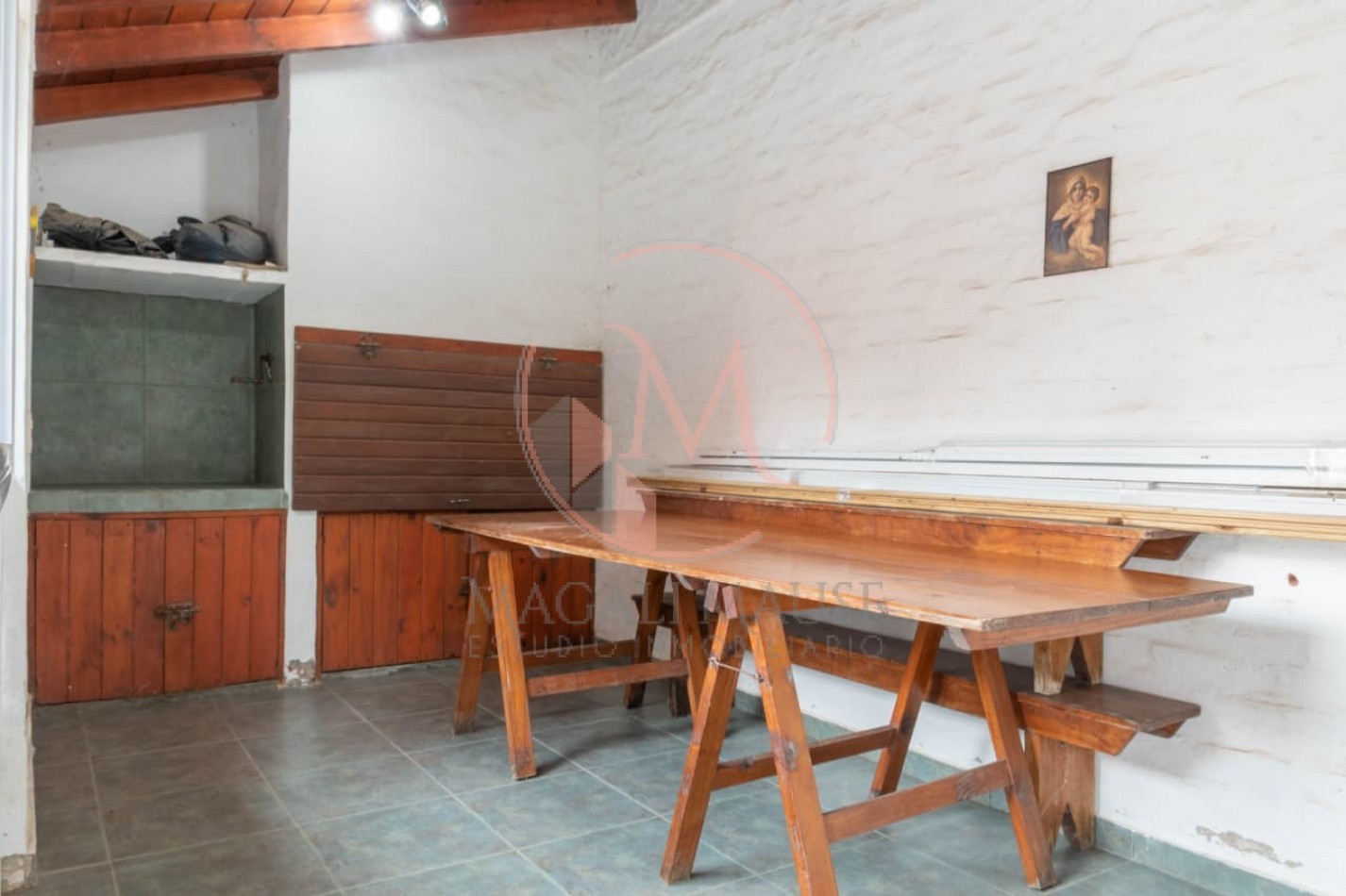 Casa Alpina en Zona Iglesias - A metros del mar sobre Av. Libertador, Pinamar