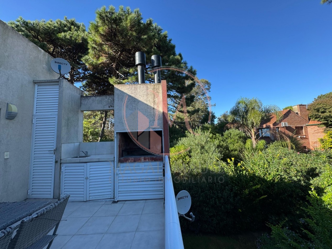 DEPARTAMENTO EN VENTA 3 AMBIENTES EN PINAMAR CON PILETA Y COCHERA