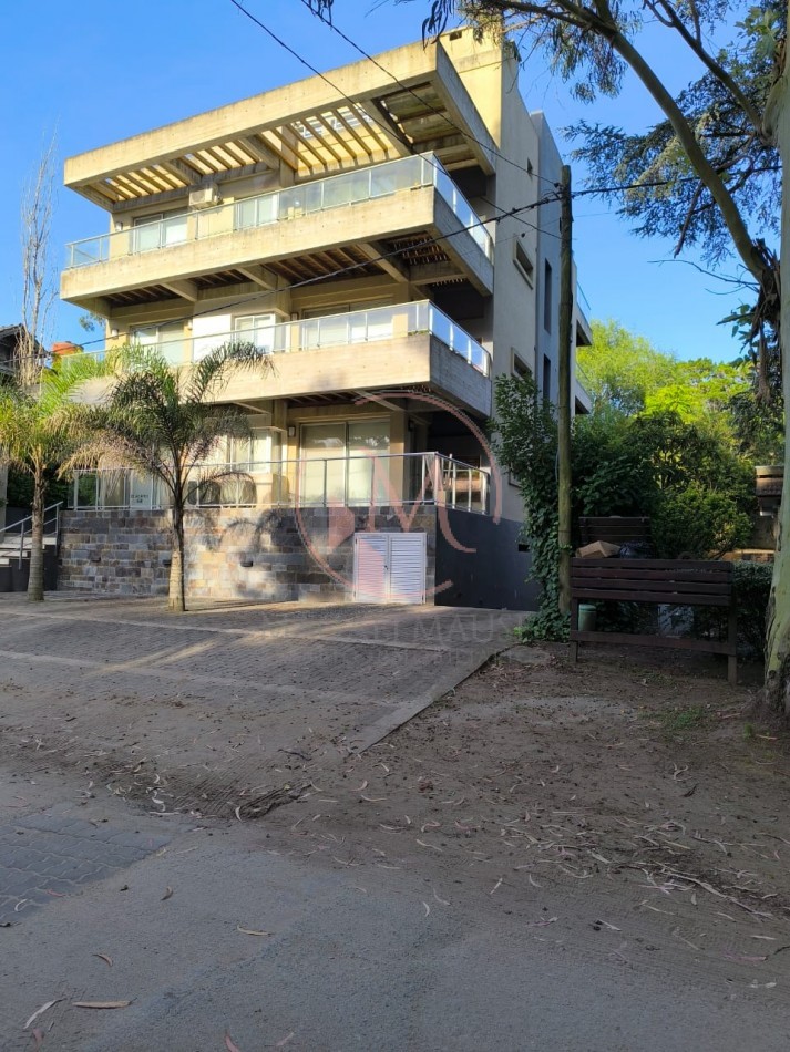 Moderno Departamento de 3 Ambientes en el Centro de Pinamar 