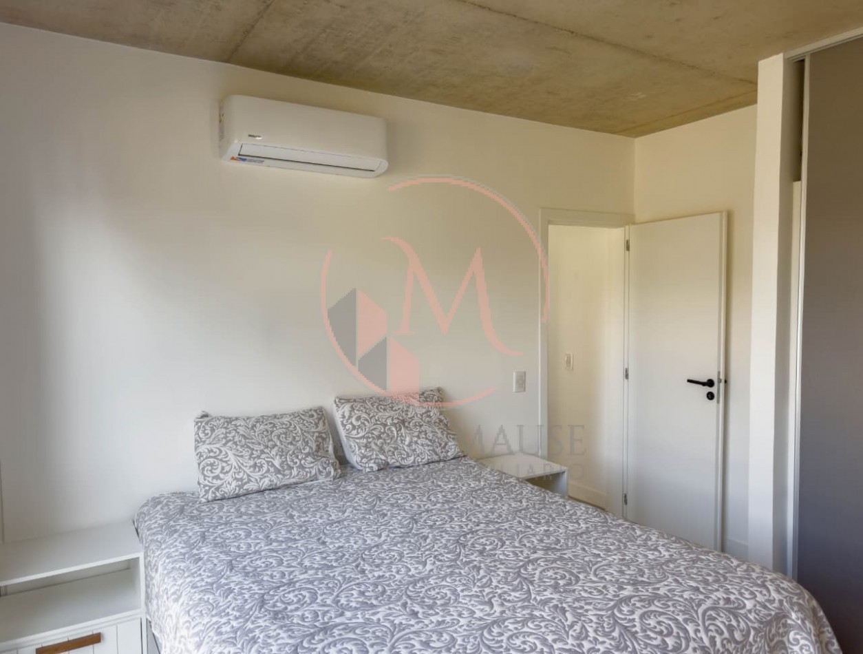 Positive Tower IV -1H