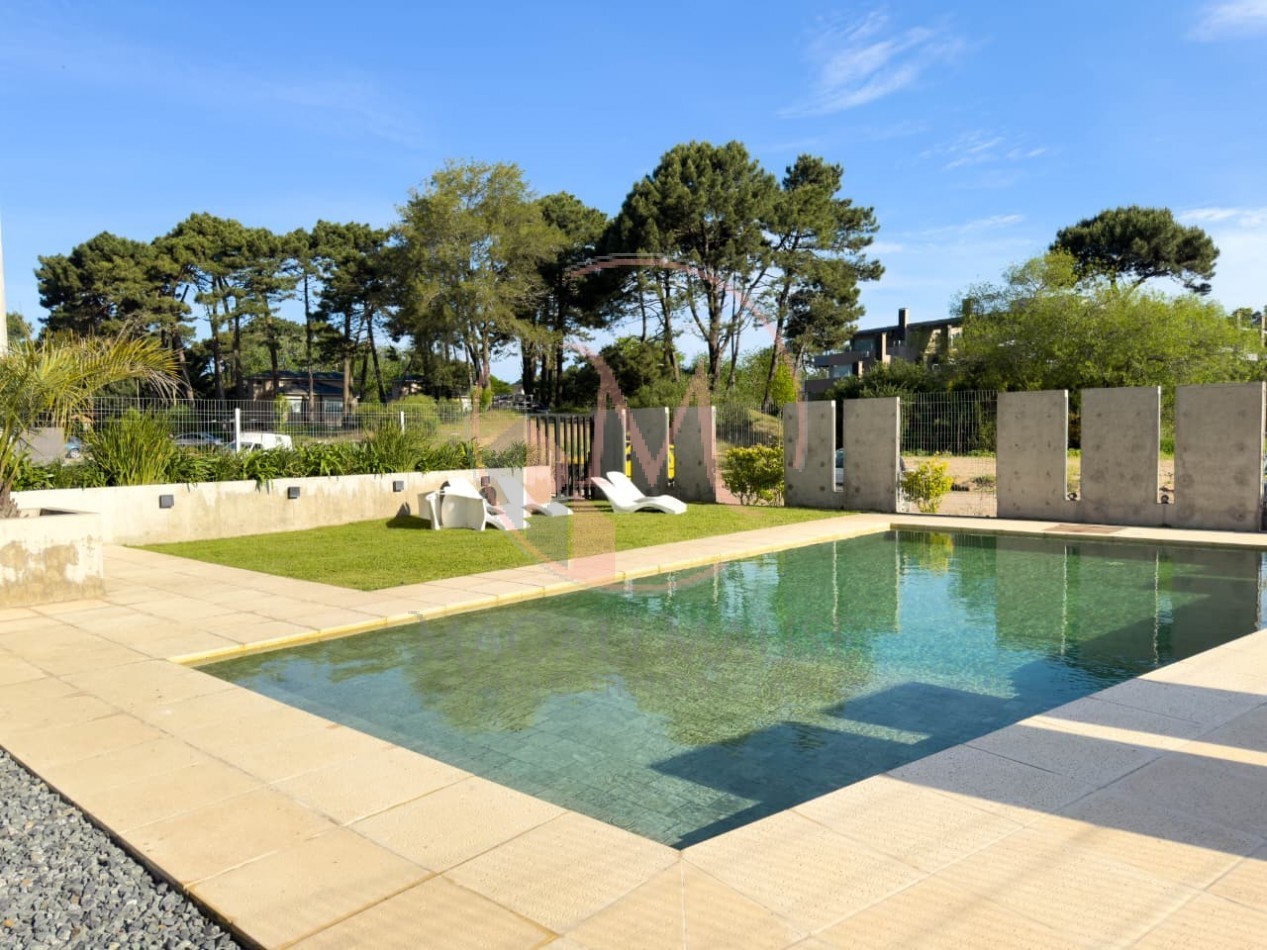 Positive Tower IV -1H